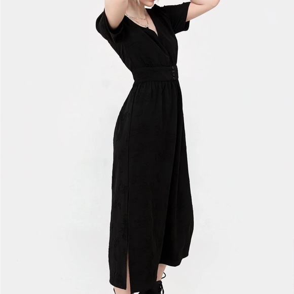 Medea Jacquard V-Neck Midaxi
Dress (BWT) - Picture 5 of 8